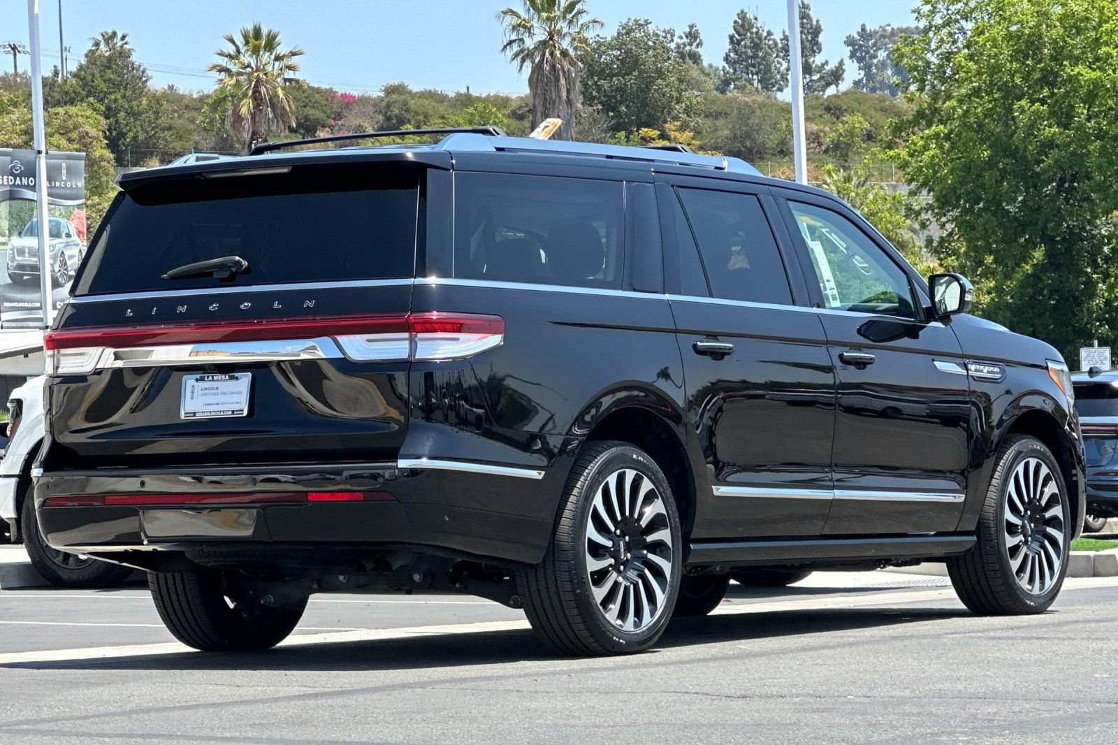 Certified 2023 Lincoln Navigator L Black Label AWD/4WD image 3