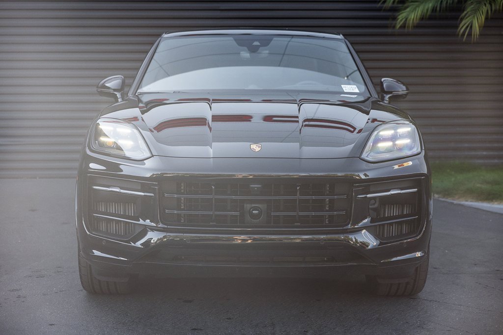 Certified 2025 Porsche Cayenne GTS image 7