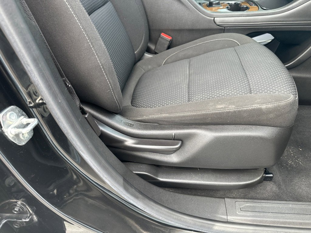 Used 2020 GMC Acadia SLE image 10