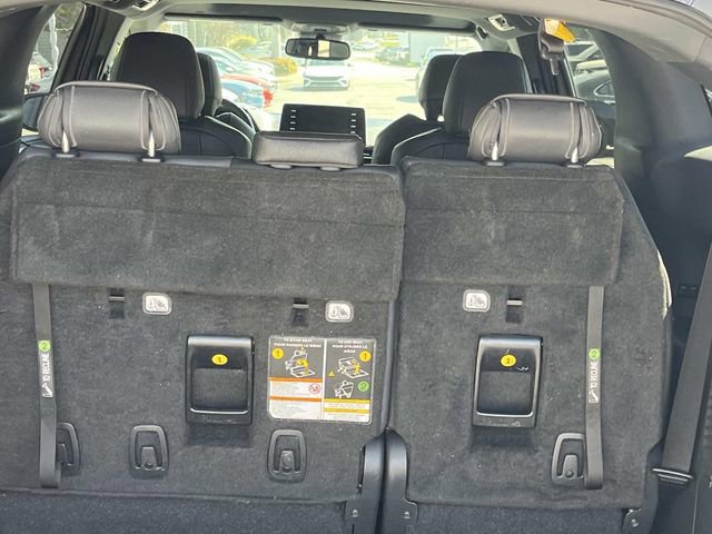 Used 2022 Toyota Sienna XSE image 8