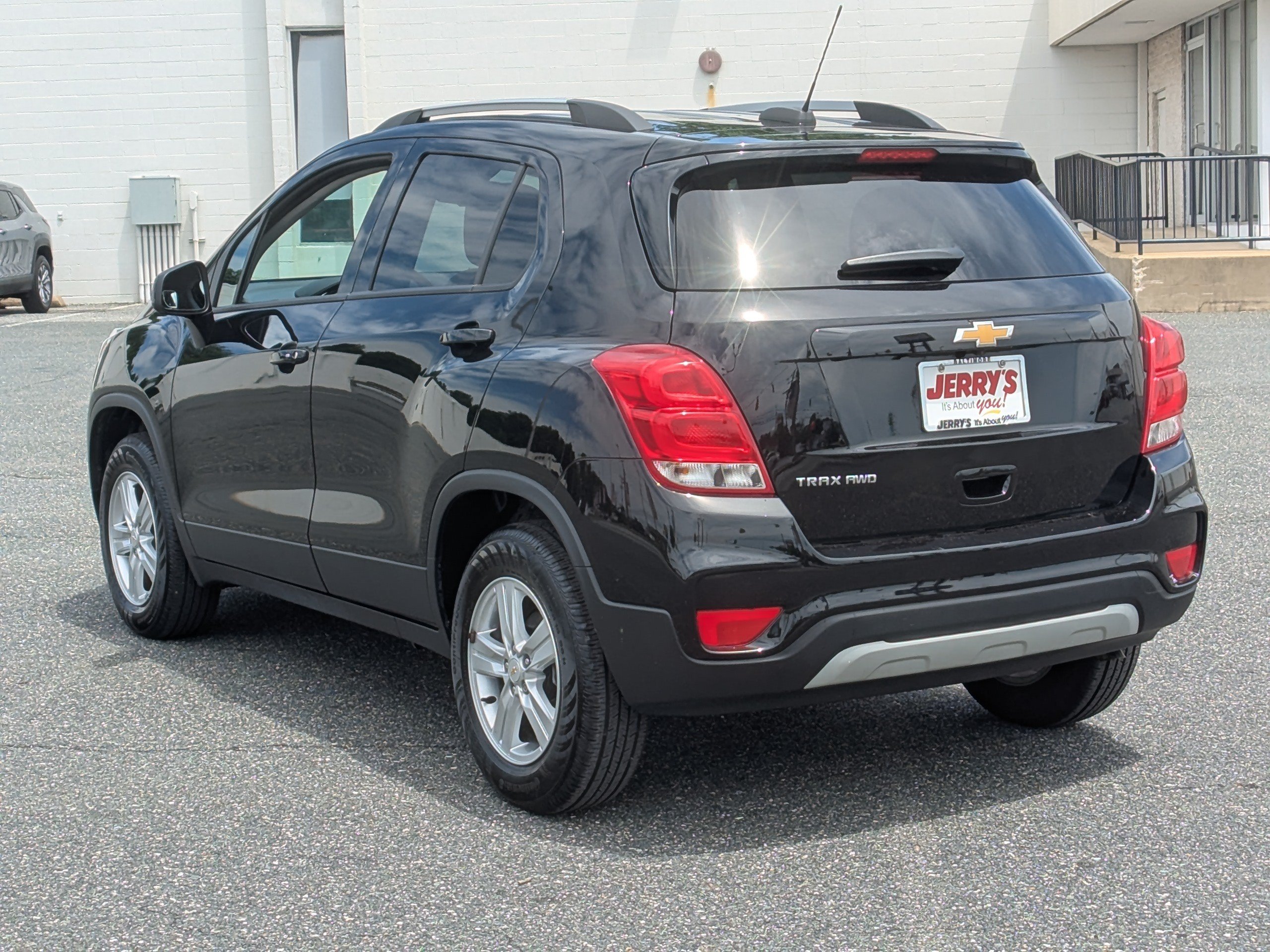 Used 2022 Chevrolet Trax LT w/ LT Convenience Package AWD/4WD image 6