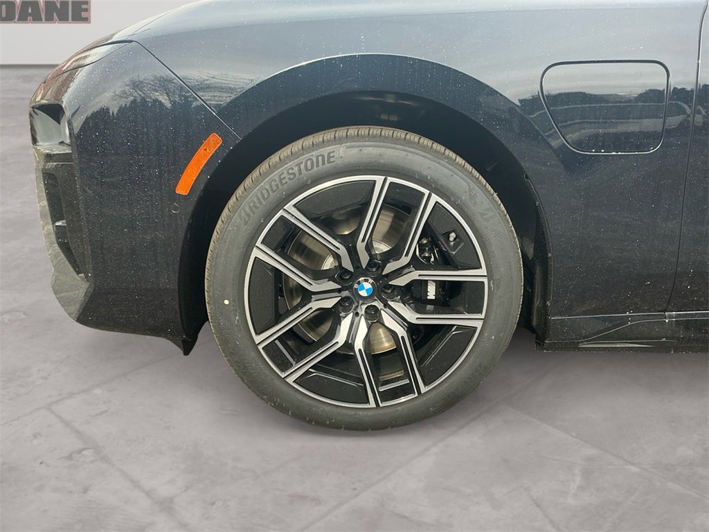 New 2026 BMW 750e xDrive image 14