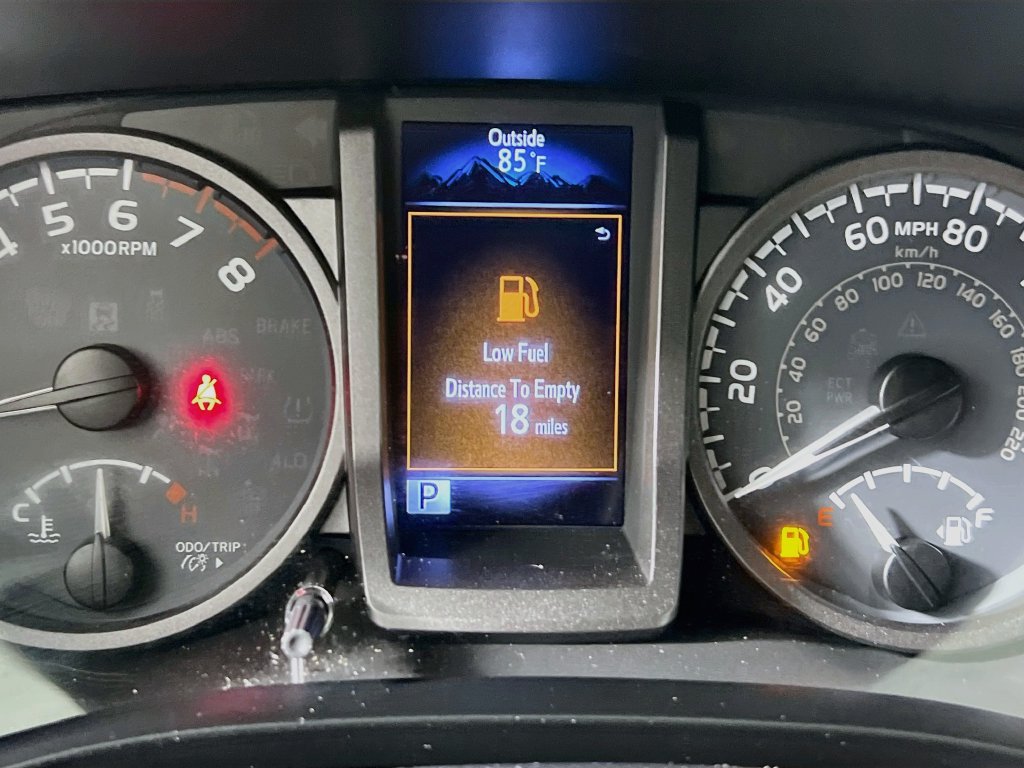 Used 2018 Toyota Tacoma TRD Sport RWD image 18