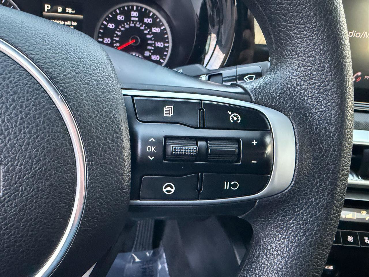 Used 2023 Kia K5 LXS image 32