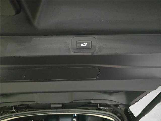 Used 2023 Land Rover Range Rover Long Wheelbase SE AWD/4WD image 14