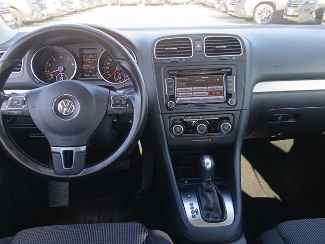 Used 2014 Volkswagen Golf 4-Door image 8