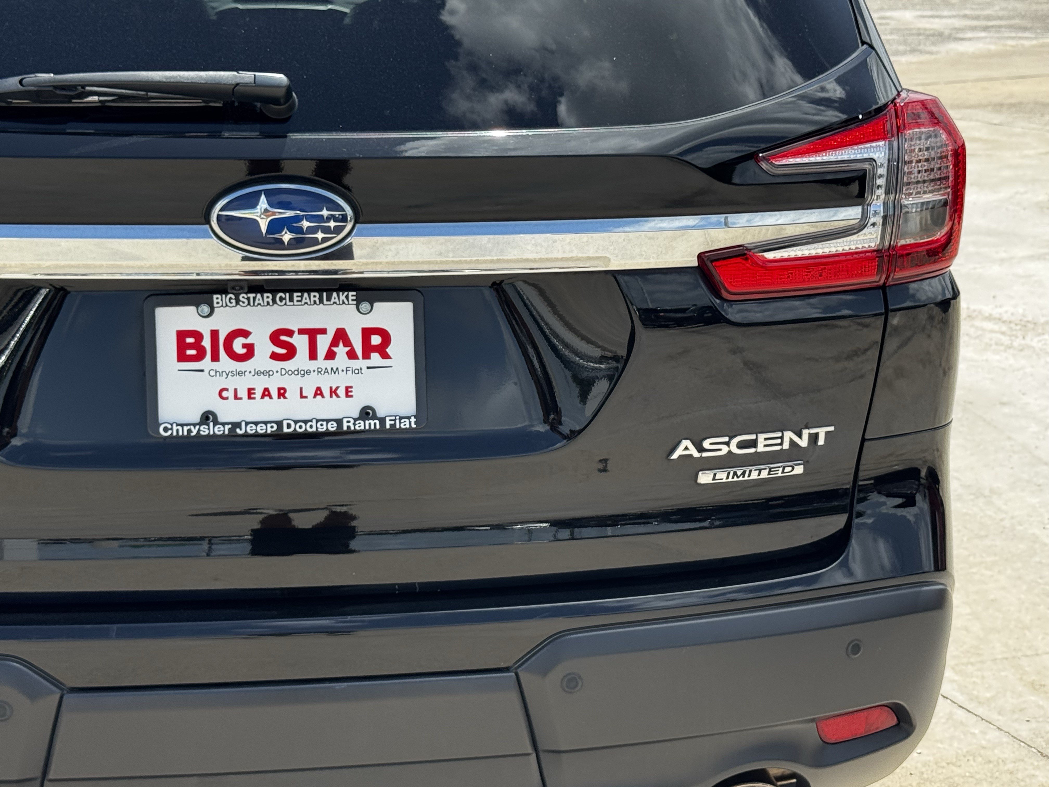 Used 2023 Subaru Ascent Limited w/ Technology Package AWD/4WD image 10