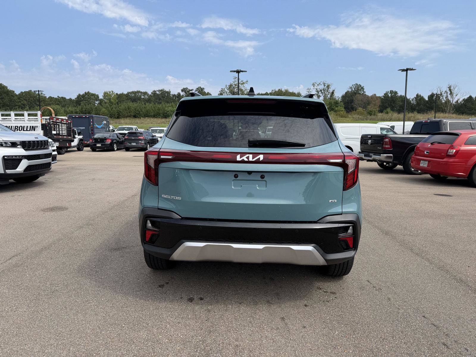 Used 2025 Kia Seltos EX w/ EX Sunroof Package AWD/4WD image 5