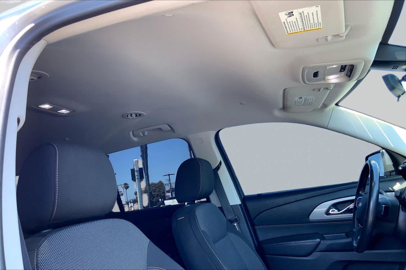 Used 2021 Chevrolet Traverse LT FWD image 13