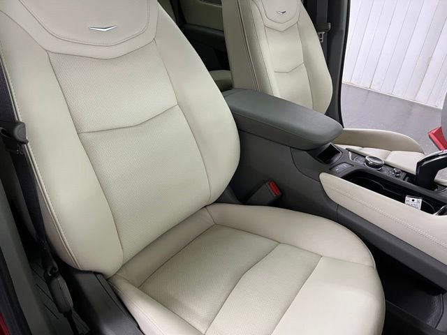 Certified 2025 Cadillac XT5 Premium Luxury w/ Technology Package AWD/4WD image 18