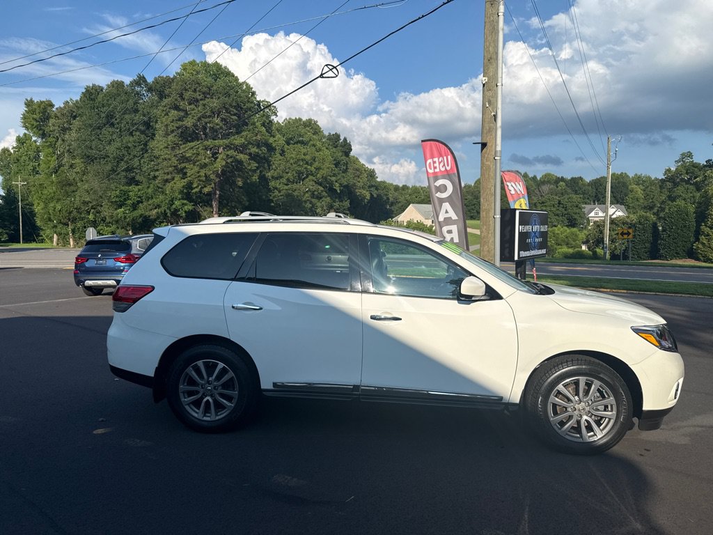 Used 2016 Nissan Pathfinder SL w/ SL Premium Package AWD/4WD image 2