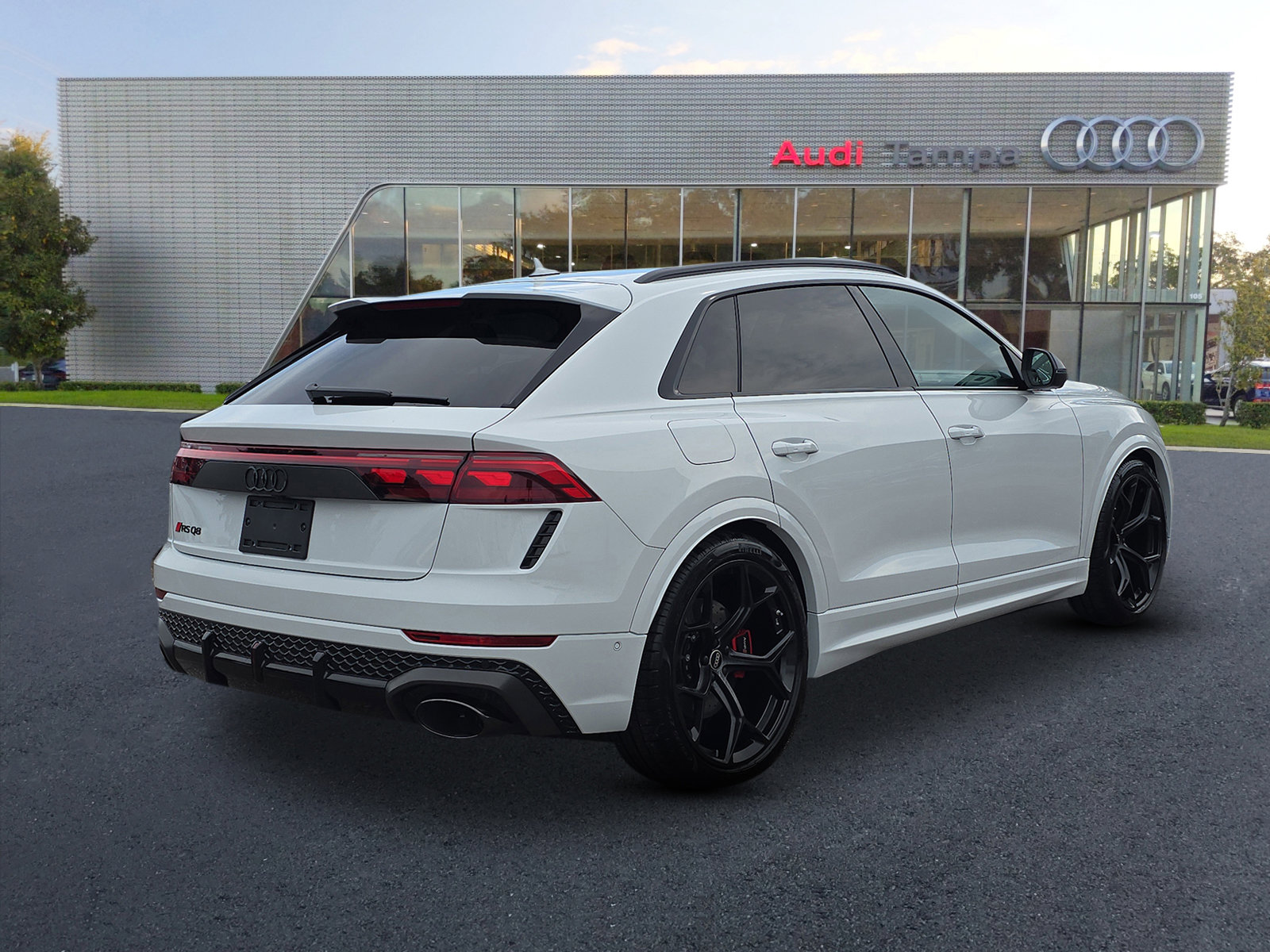 New 2025 Audi RS Q8 performance image 4