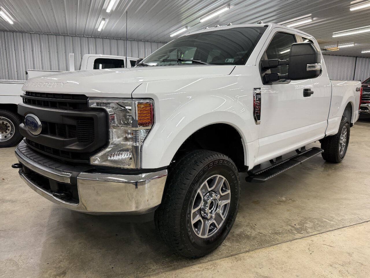 Used 2022 Ford F250 XL w/ Power Equipment Group AWD/4WD image 5
