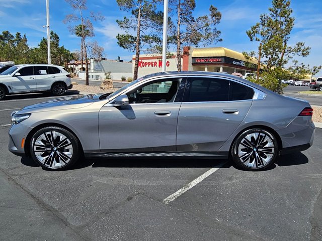 Used 2026 BMW 530i w/ Premium Package image 9