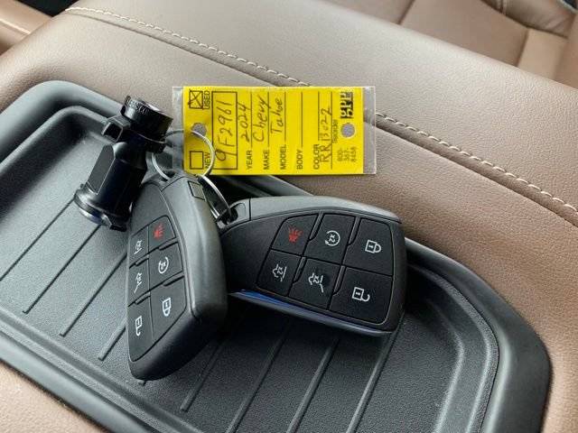 Used 2024 Chevrolet Tahoe High Country w/ Advanced Technology Package AWD/4WD image 43