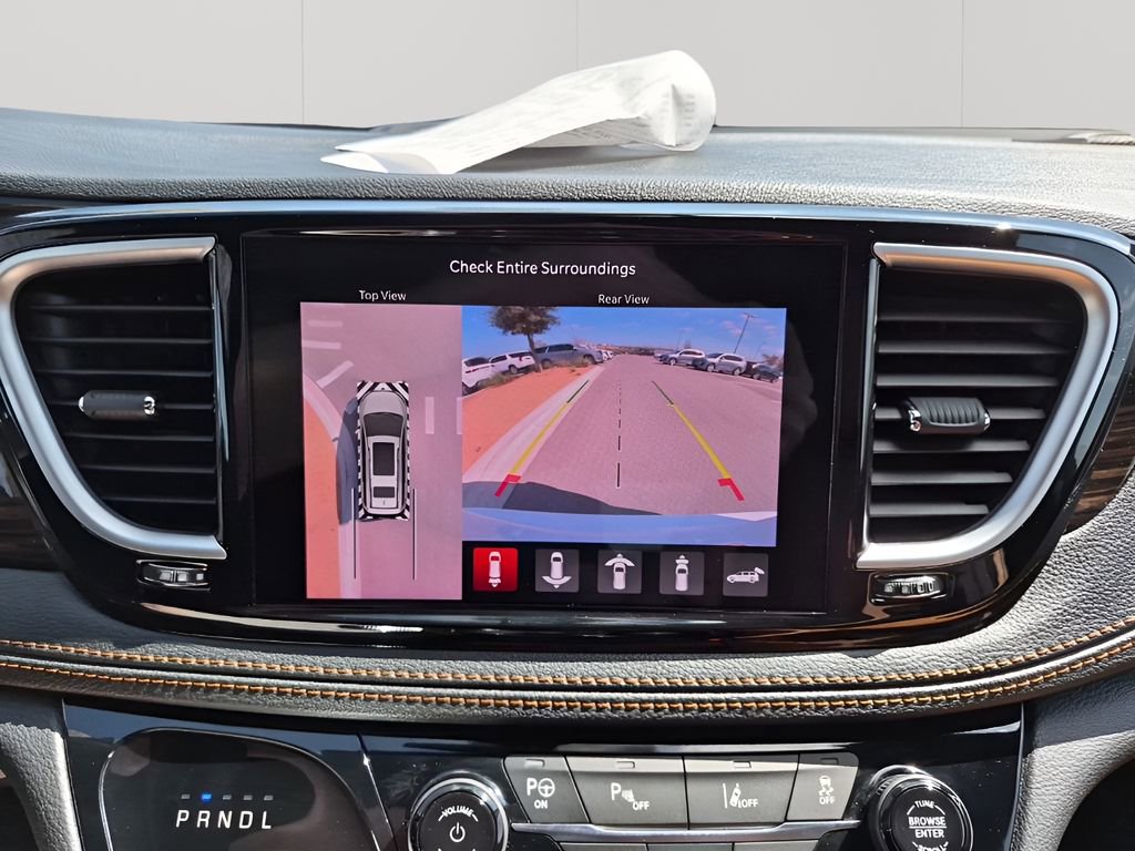 Used 2023 Chrysler Pacifica Pinnacle image 45