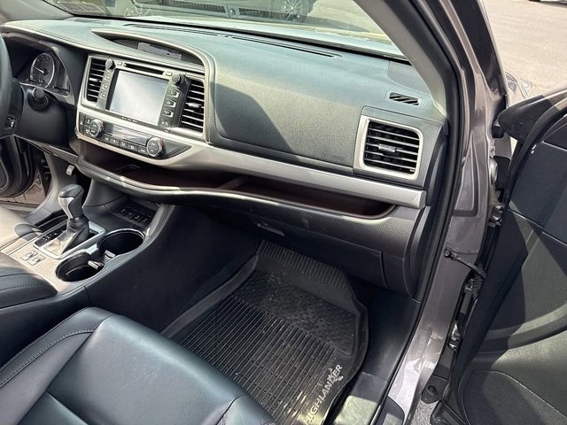 Certified 2019 Toyota Highlander XLE image 16