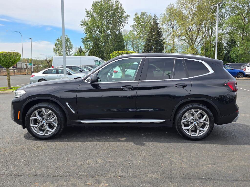 Used 2024 BMW X3 xDrive30i AWD/4WD image 3