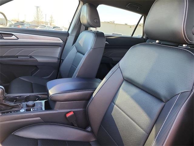 Used 2023 Volkswagen Atlas Cross Sport SE image 14