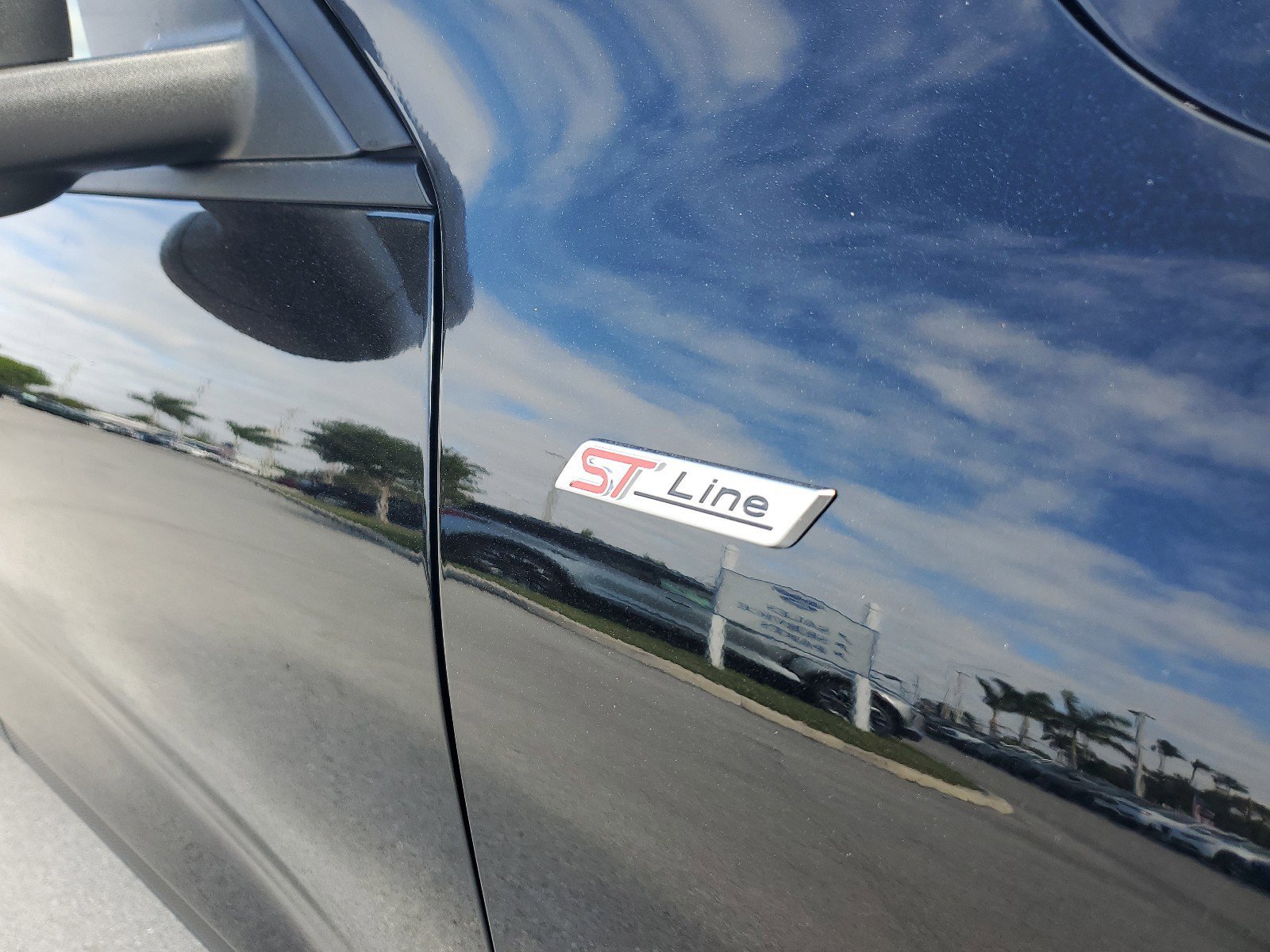 New 2025 Ford Escape ST-Line w/ Equipment Group 301A image 8