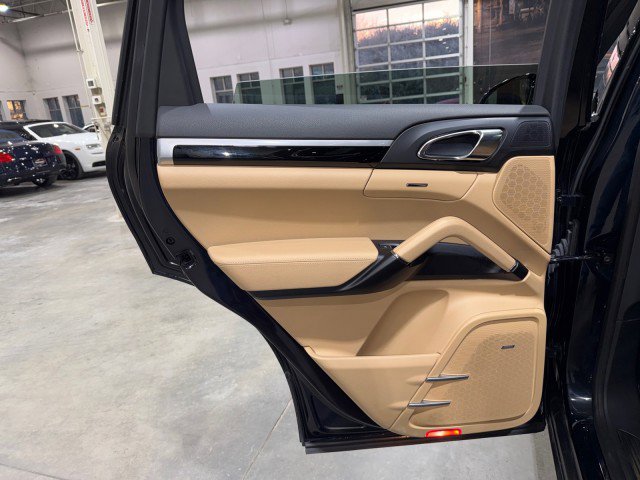 Used 2016 Porsche Cayenne image 55