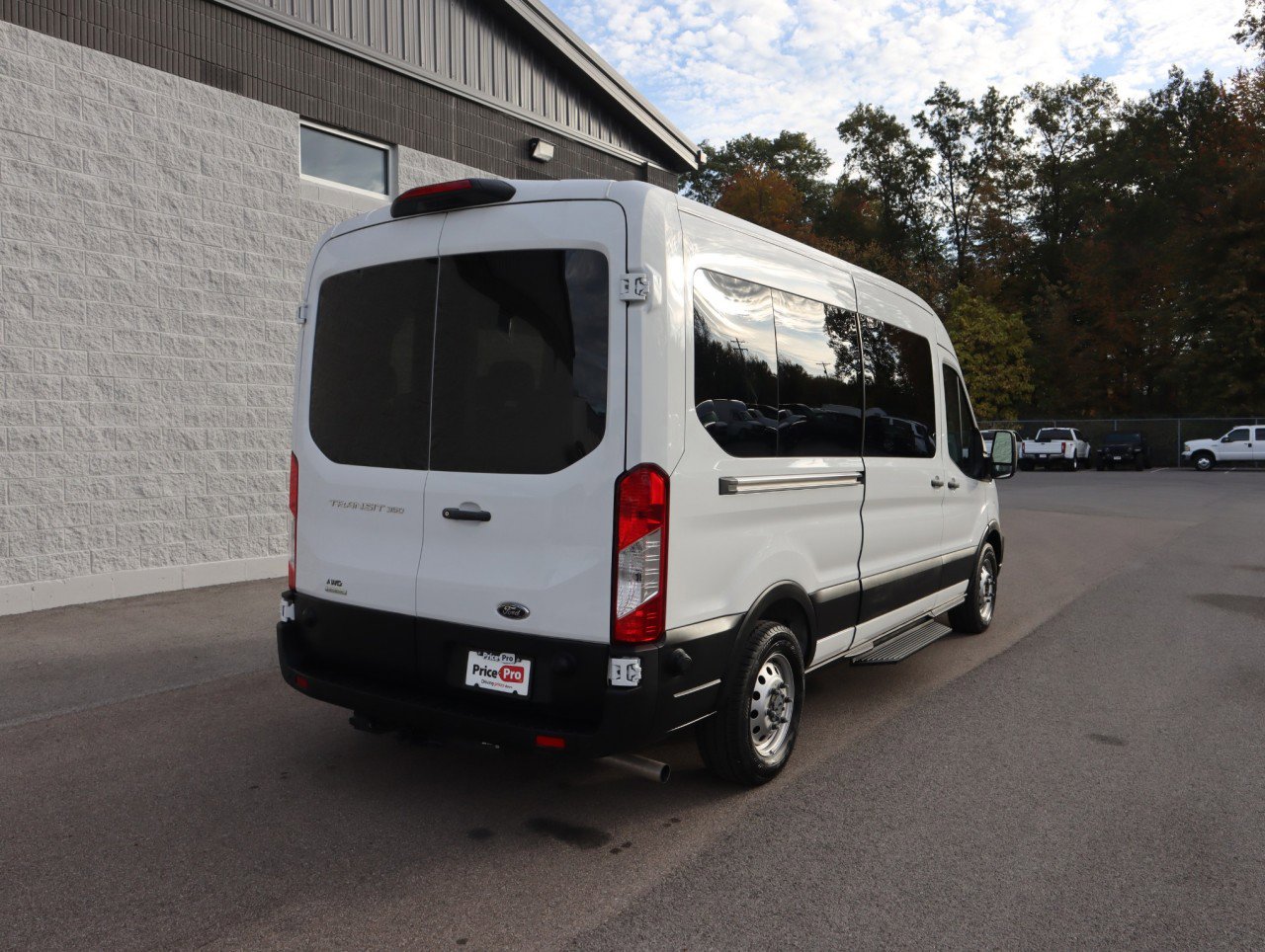 Used 2024 Ford Transit 350 XL image 8