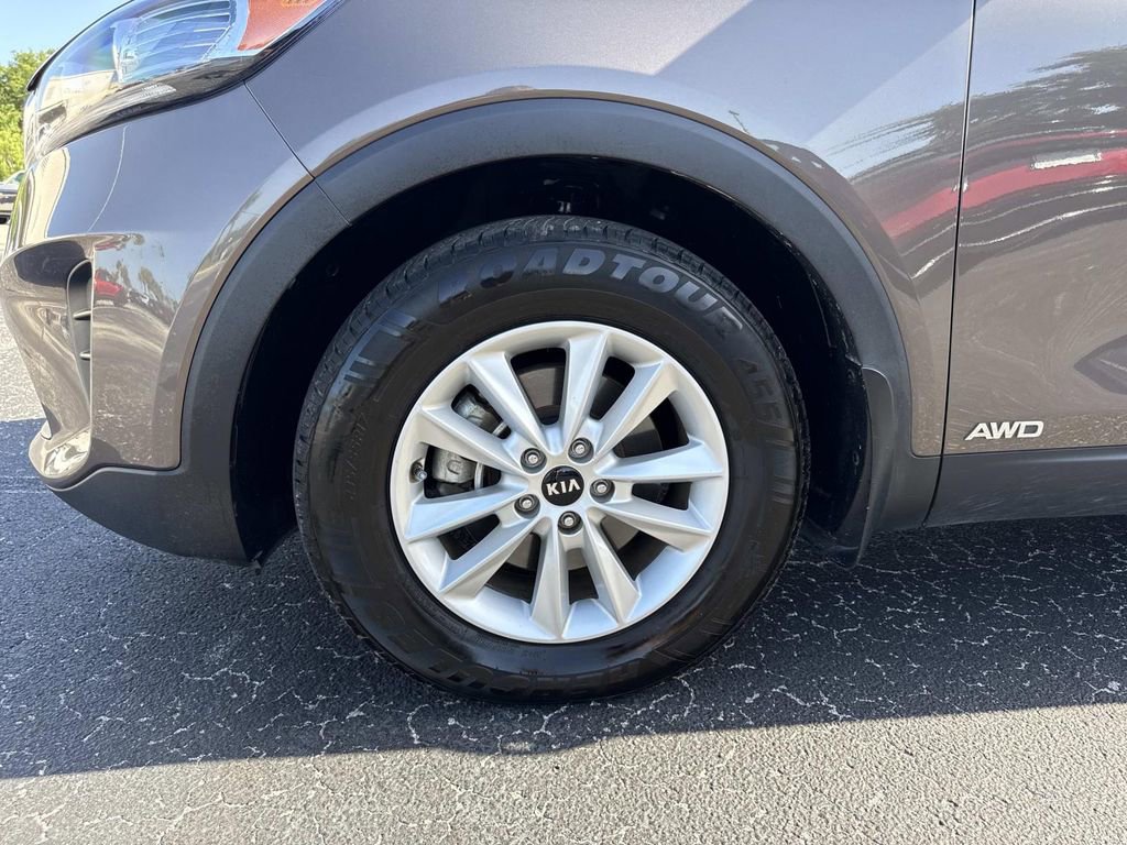 Used 2019 Kia Sorento LX w/ LX V6 Convenience Package image 9