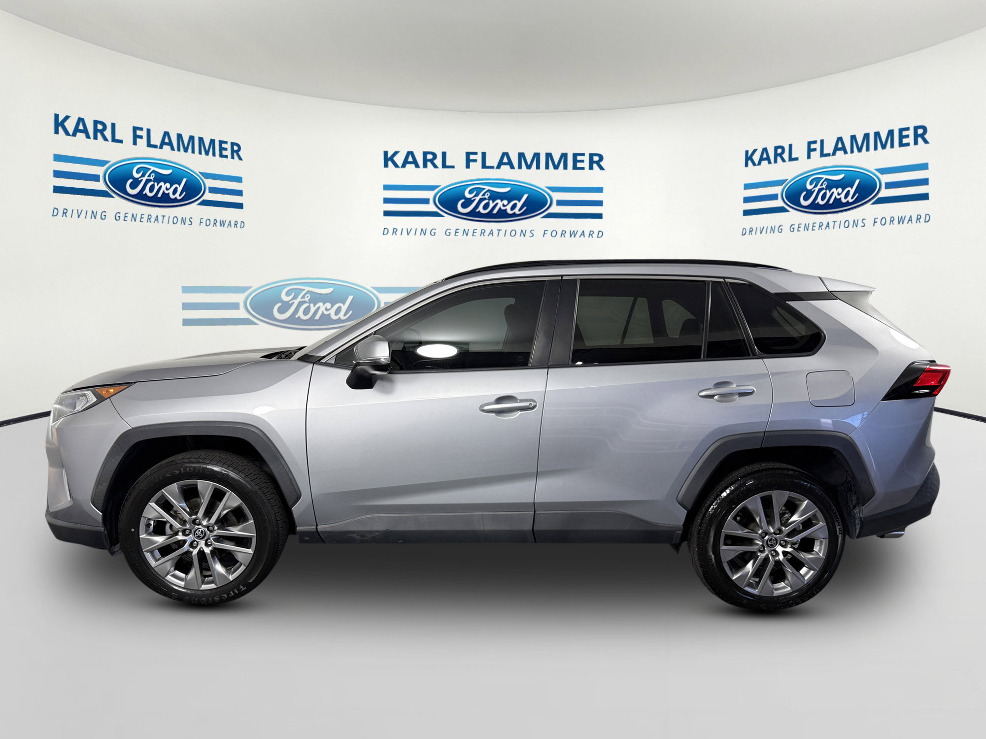 Used 2021 Toyota RAV4 XLE Premium FWD image 6