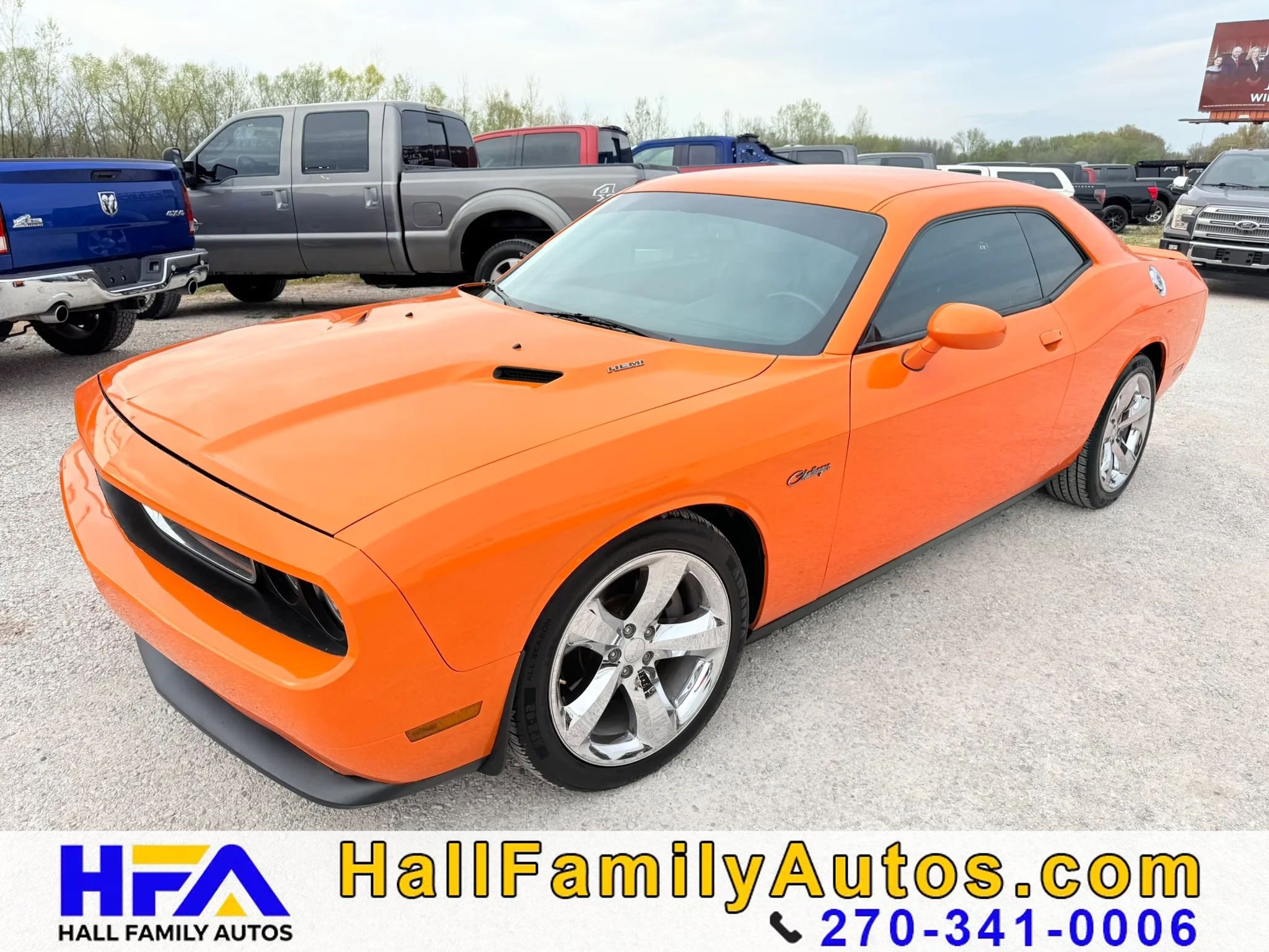 Used 2014 Dodge Challenger R/T RWD image 2