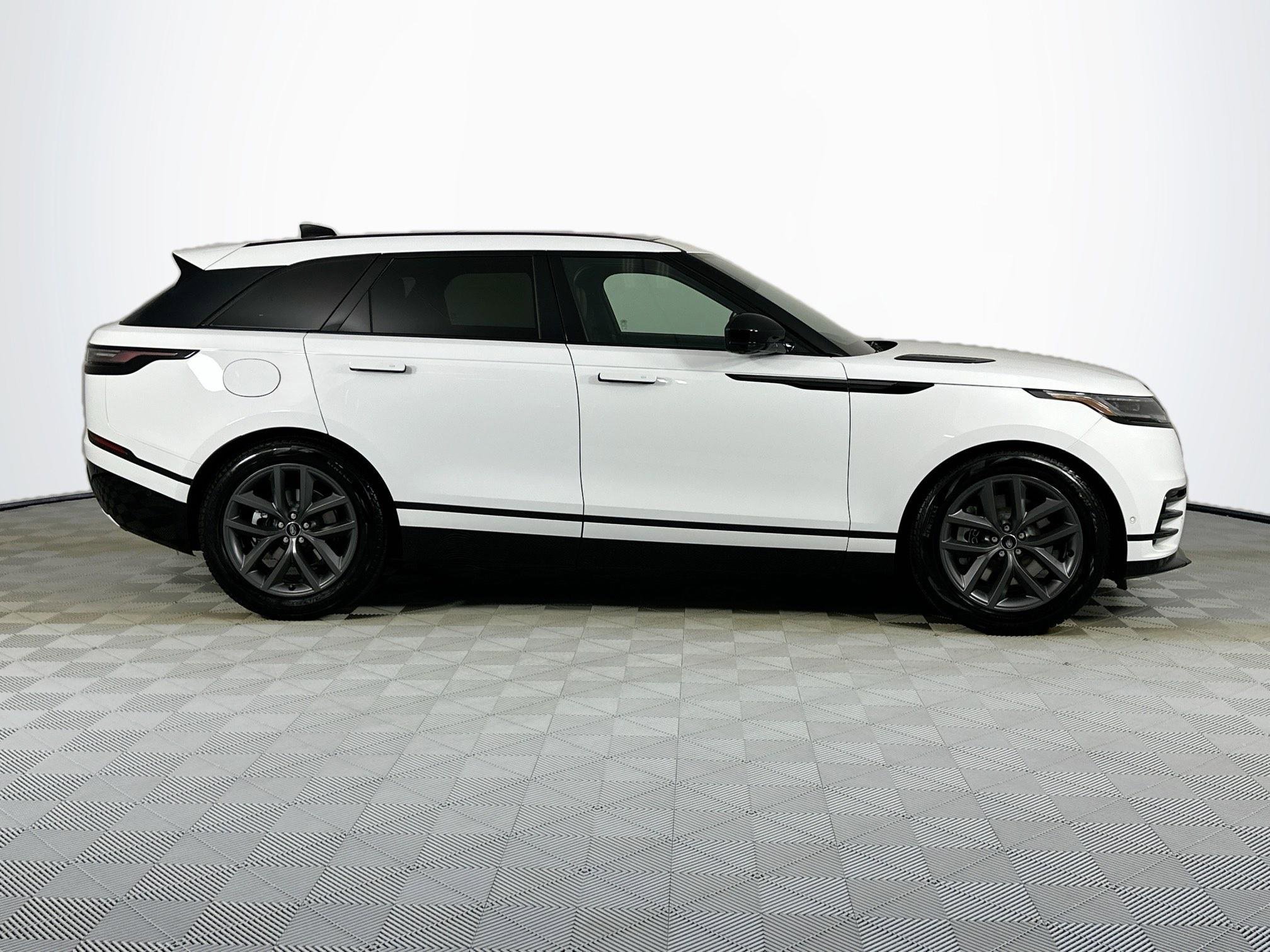 Used 2026 Land Rover Range Rover Velar Dynamic SE image 4