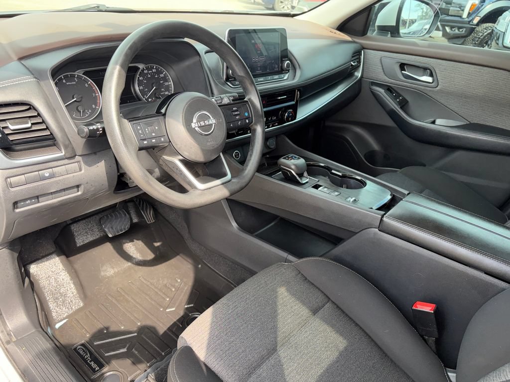 Used 2022 Nissan Rogue SV FWD image 8