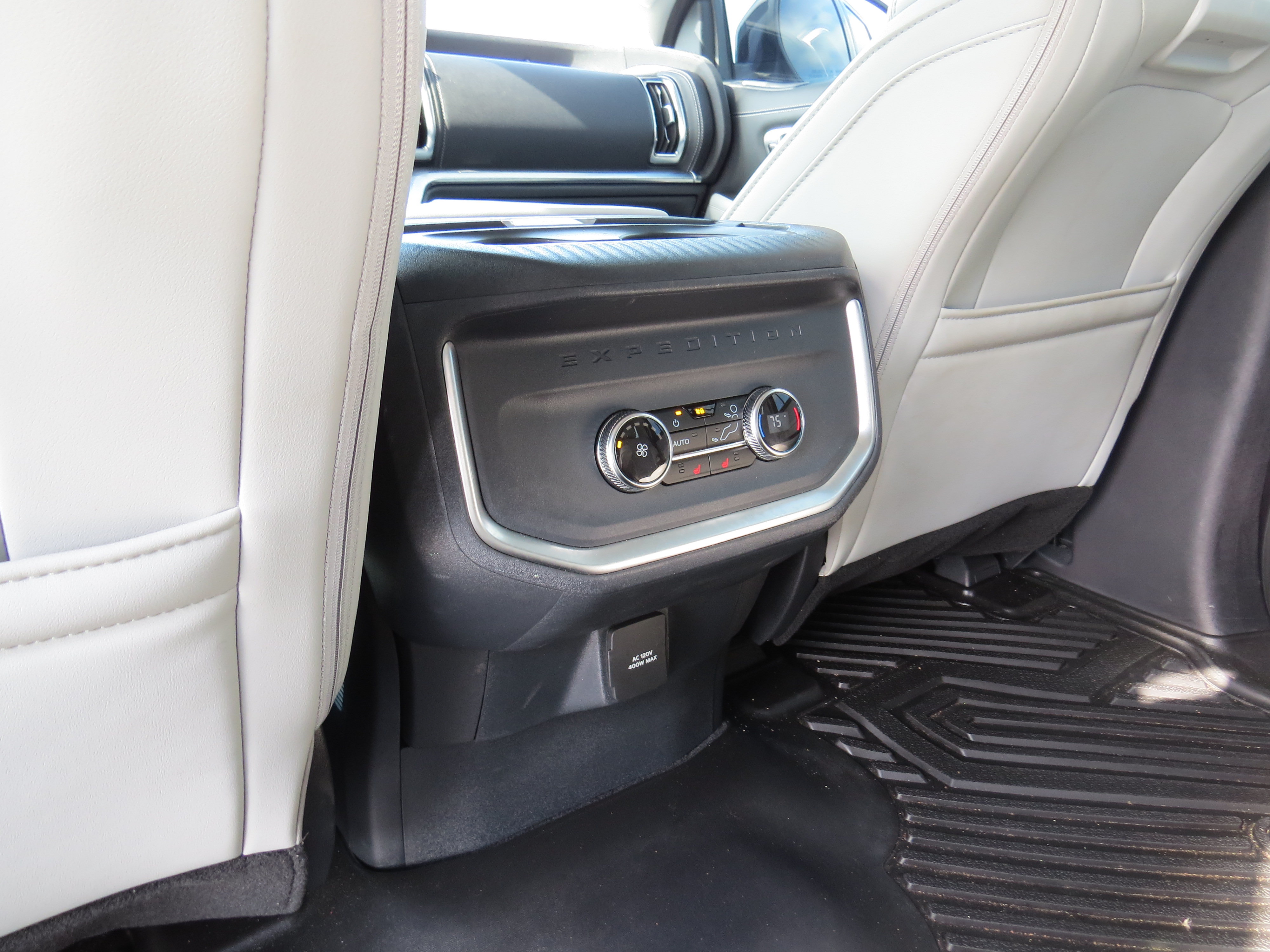 Used 2026 Ford Expedition Max Platinum w/ Driver's Package AWD/4WD image 16