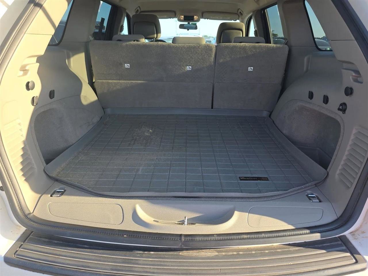 Used 2012 Jeep Grand Cherokee Laredo w/ Laredo E Group AWD/4WD image 19