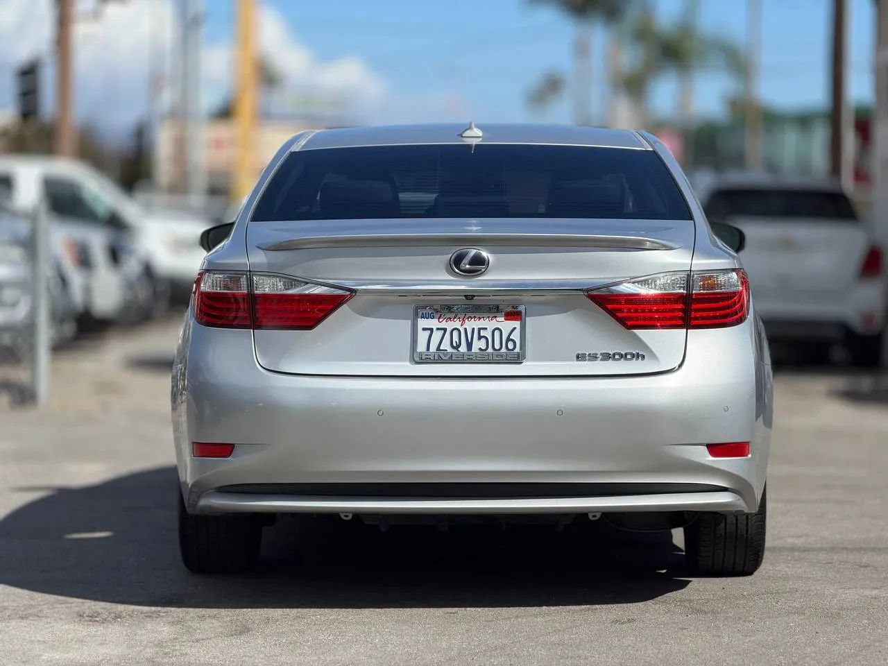 Used 2014 Lexus ES 300h w/ Premium Package w/Bamboo Trim FWD image 13