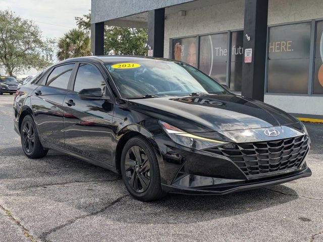 Used 2021 Hyundai Elantra SEL w/ Cargo Package FWD image 3