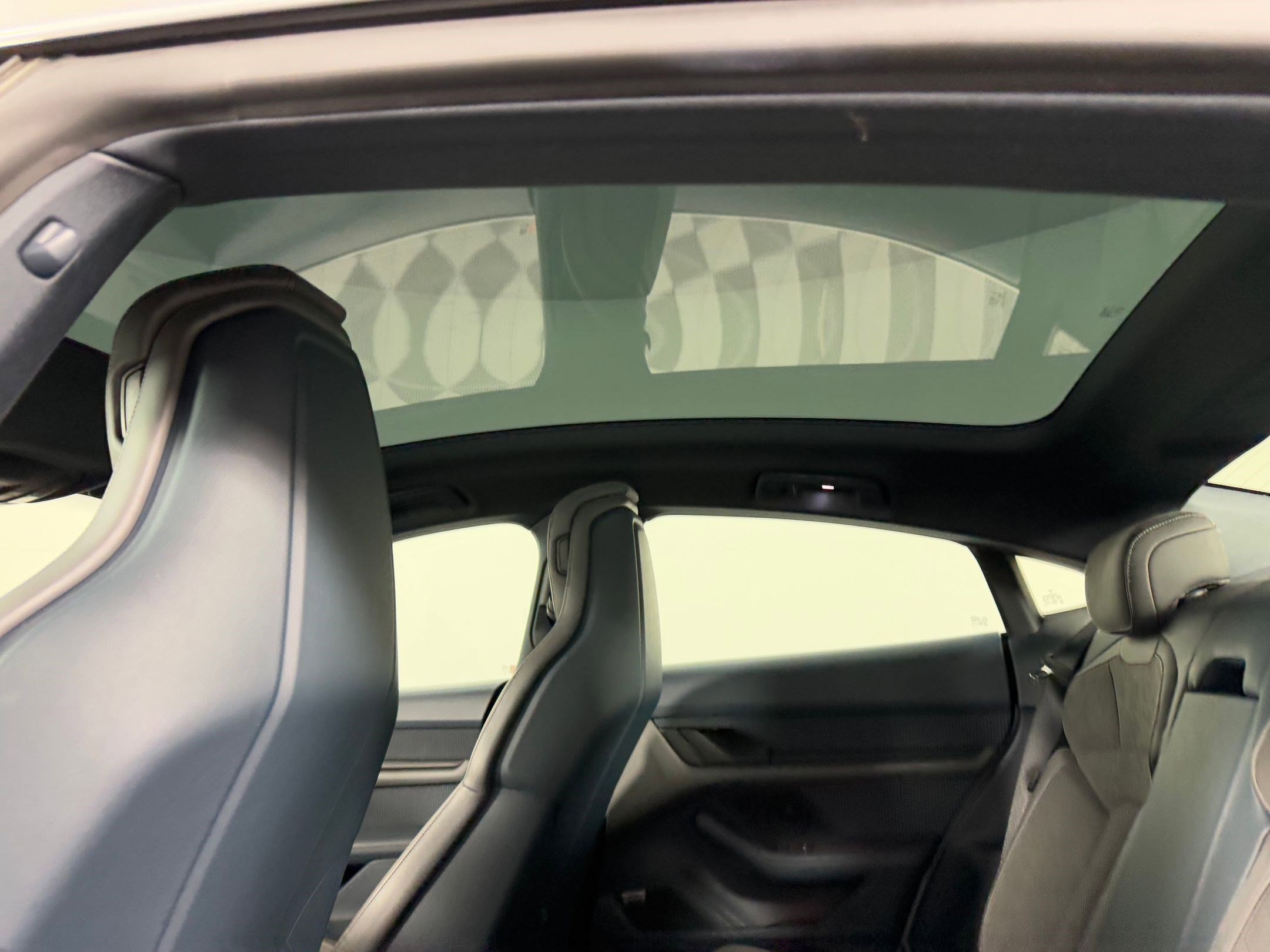 Used 2022 Porsche Taycan image 19