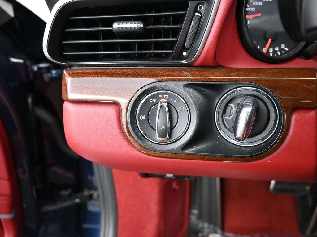 Used 2019 Porsche 911 Targa 4S image 11