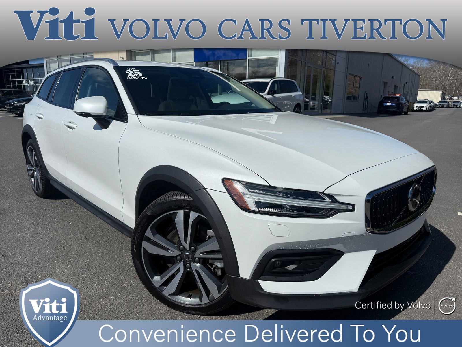 Certified 2025 Volvo V60 B5 Cross Country Plus AWD/4WD image 1