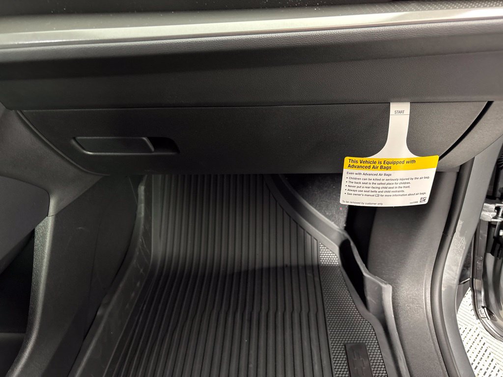 New 2027 Chevrolet Traverse LT w/ LPO, Floor Liner Package FWD image 12