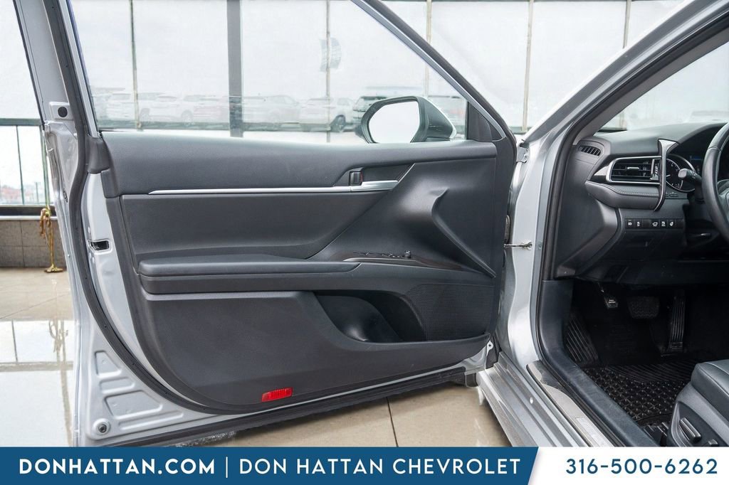 Used 2023 Toyota Camry SE image 14