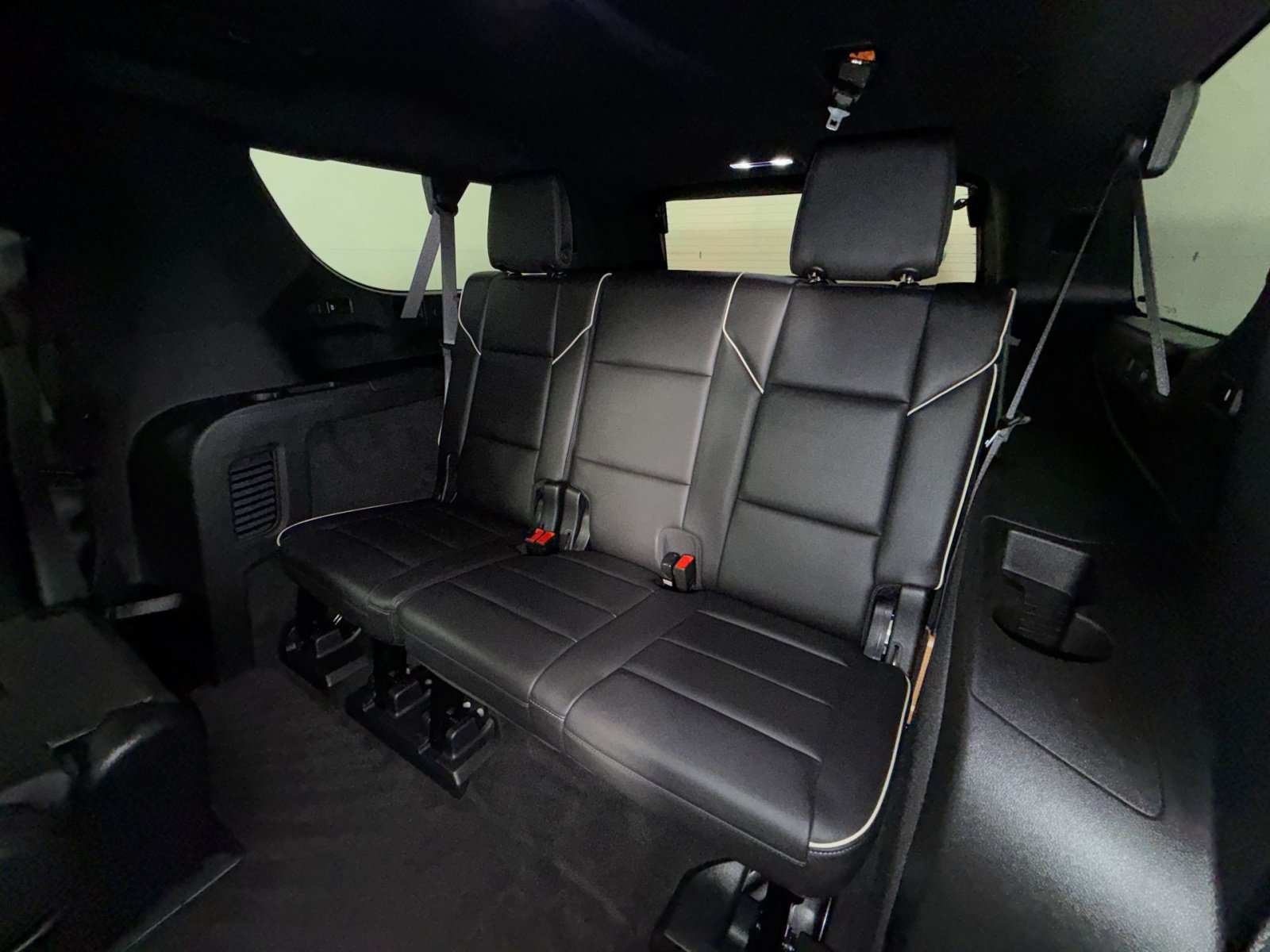 Used 2021 Cadillac Escalade ESV Premium Luxury AWD/4WD image 26
