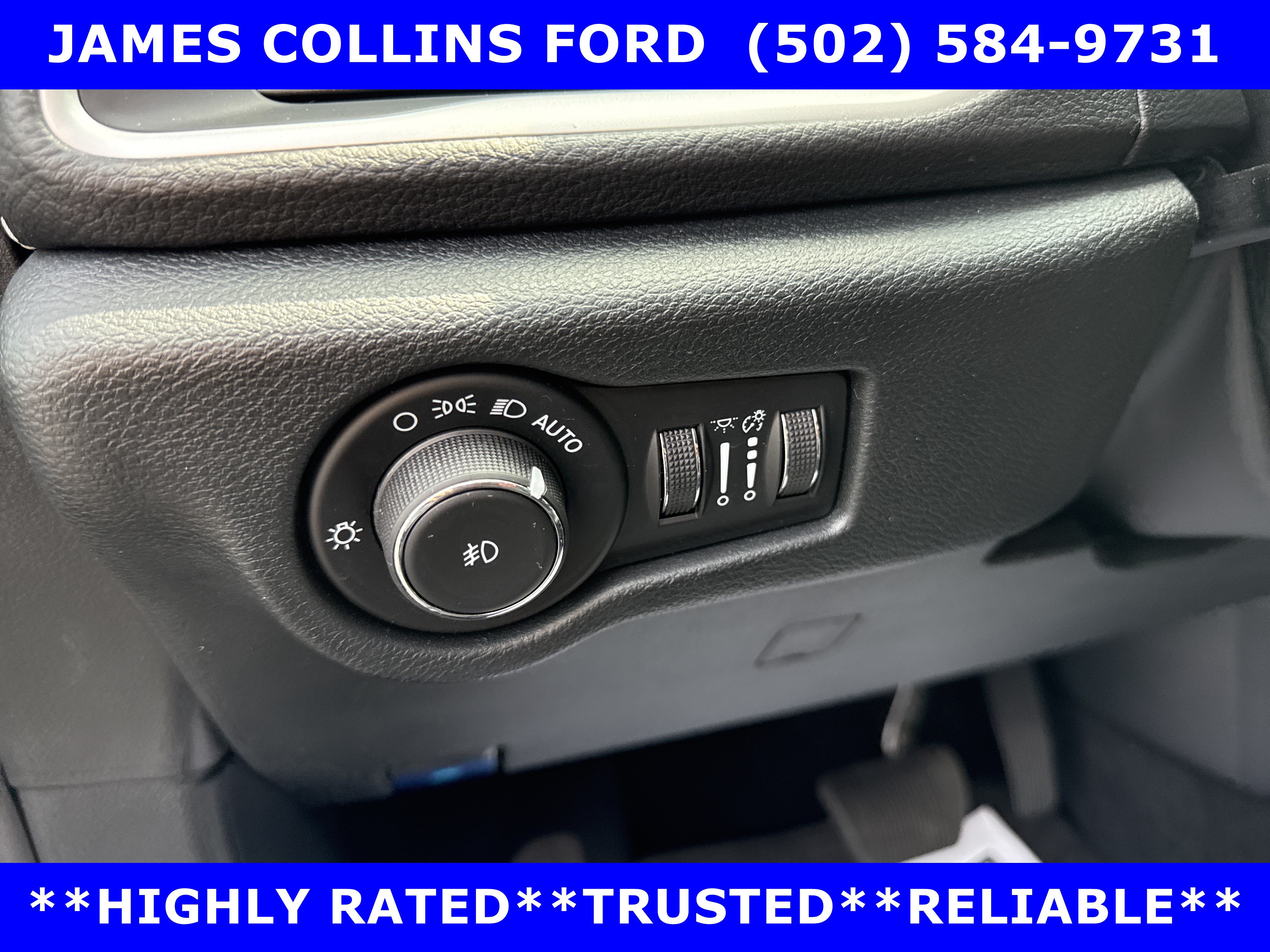 Used 2025 Chrysler Pacifica Select FWD image 25