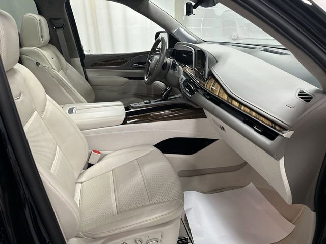 Used 2023 Cadillac Escalade ESV Premium Luxury Platinum image 19