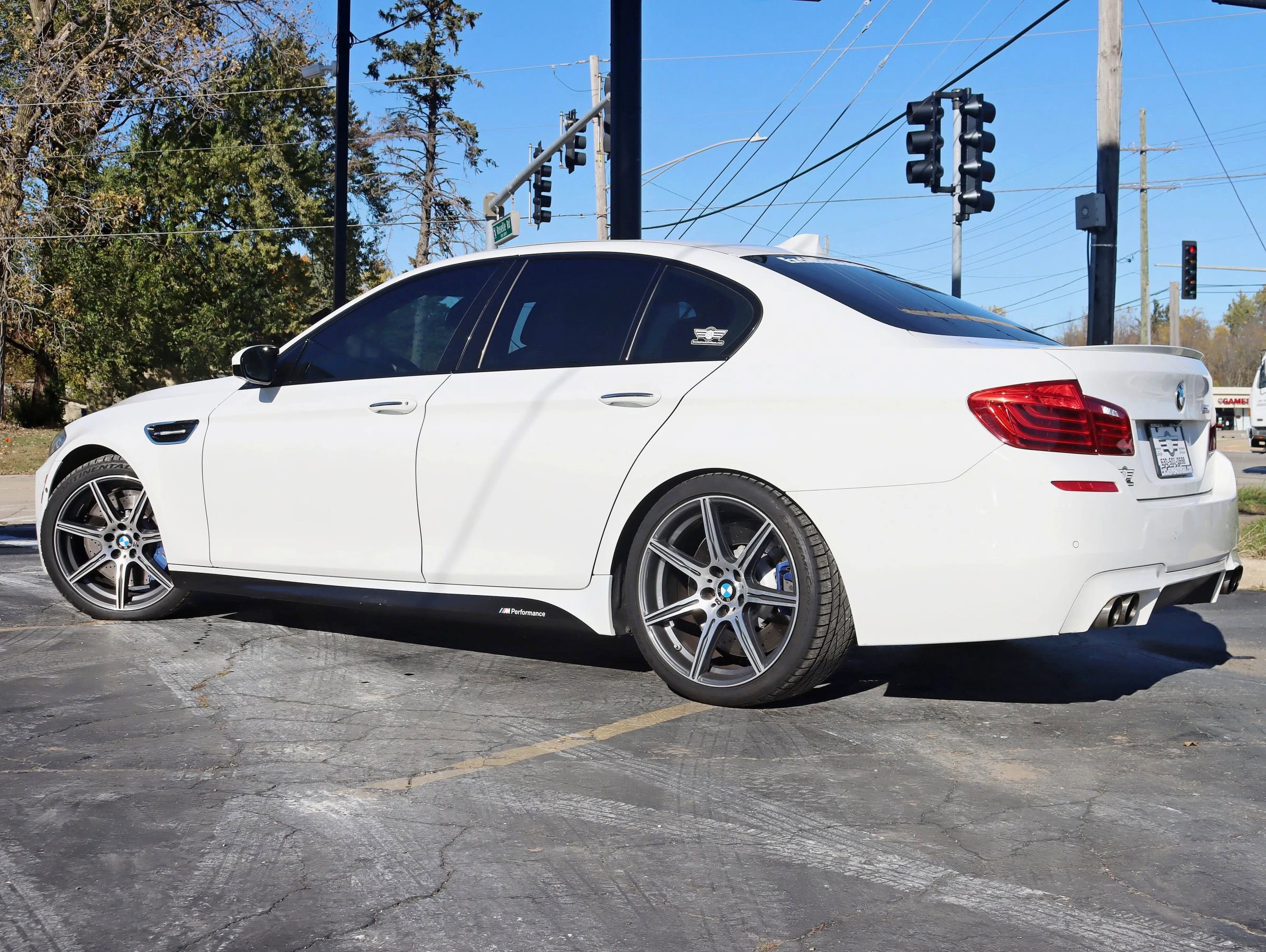 Used 2015 BMW M5 Sedan 4D image 10