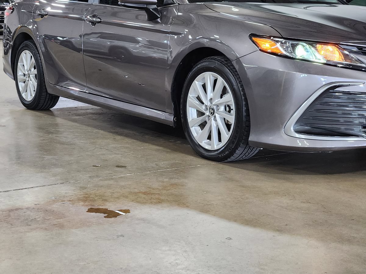 Used 2022 Toyota Camry LE FWD image 16