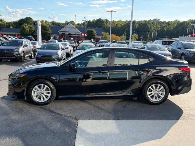 Used 2025 Toyota Camry LE FWD image 6