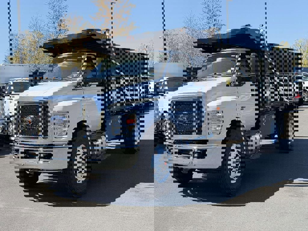 New 2027 Ford F750 2WD Regular Cab Super Duty image 4