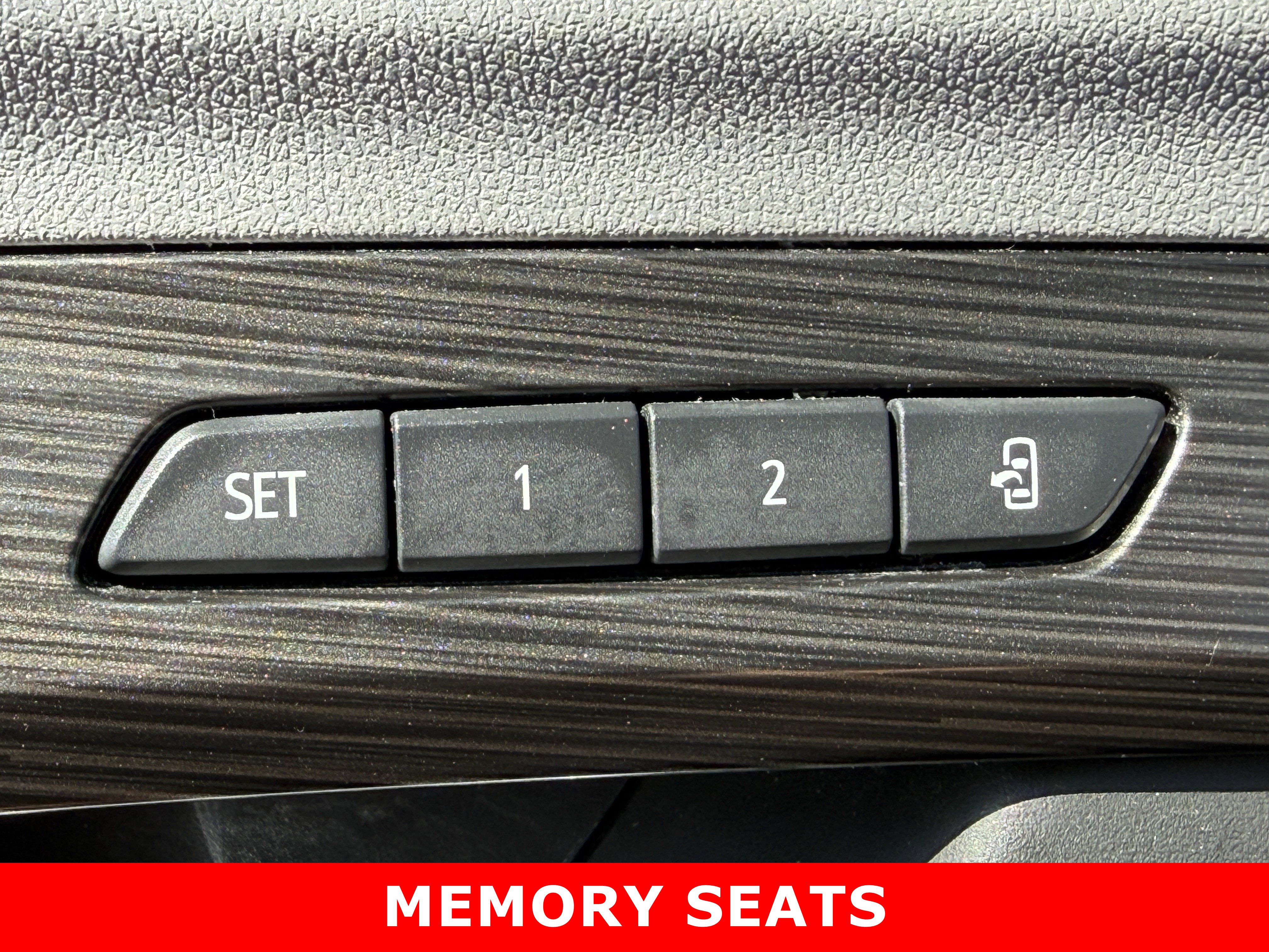 Used 2024 GMC Terrain SLT w/ Infotainment Package II image 16