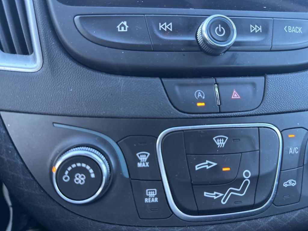 Used 2025 Chevrolet Malibu LS image 17