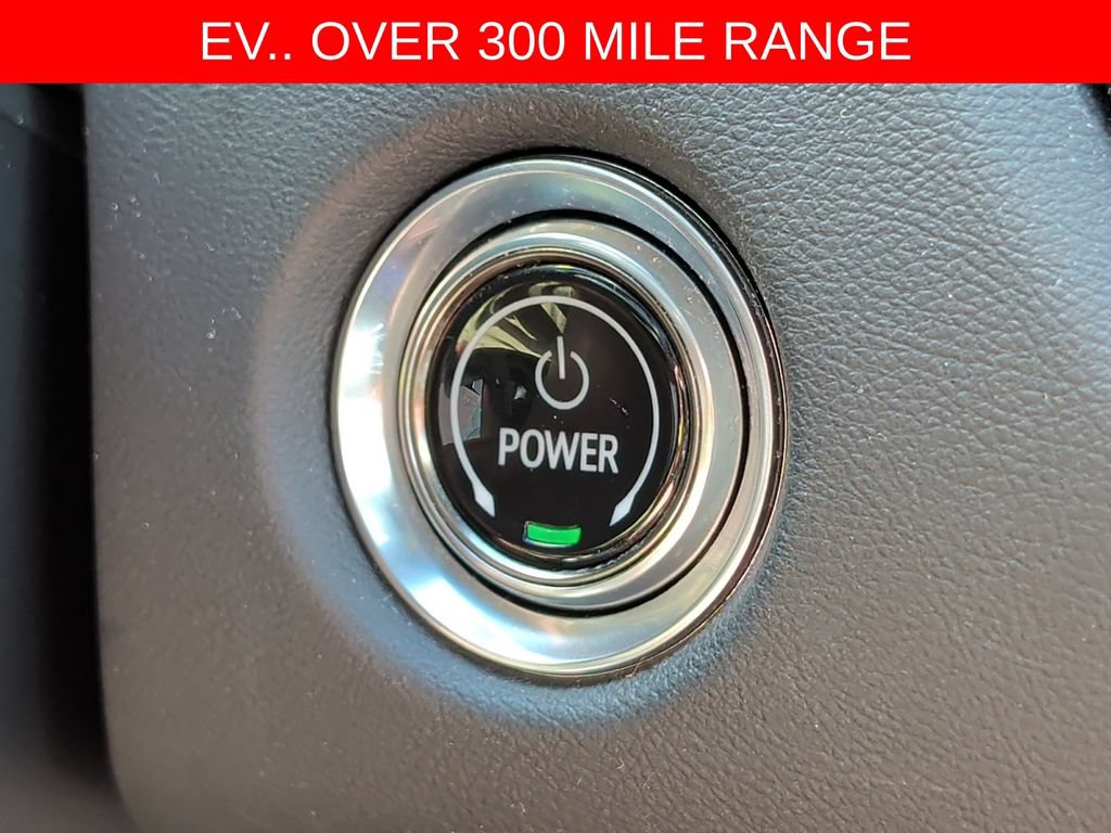 Used 2024 Cadillac Lyriq Luxury w/ LPO, Floor Liner Package AWD/4WD image 24